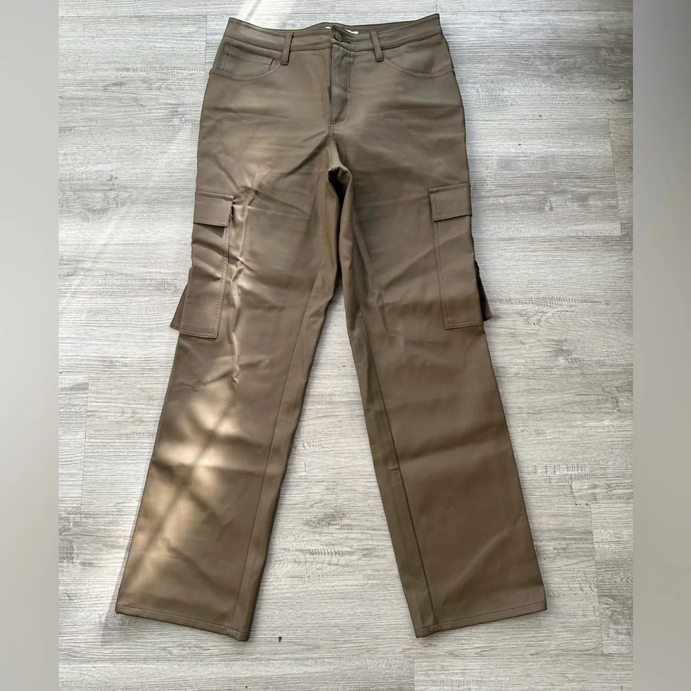 Good American faux leather cargo pants Sz 6/28